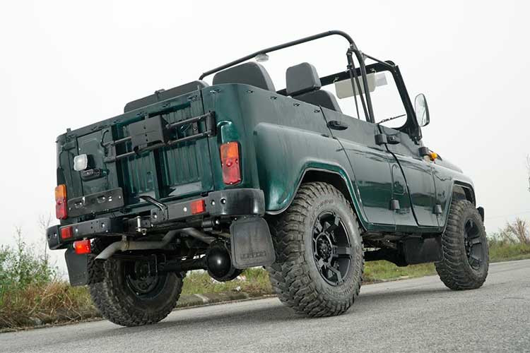 Xe Nga UAZ Hunter mui trần giá 565 triệu tại Hà Nội